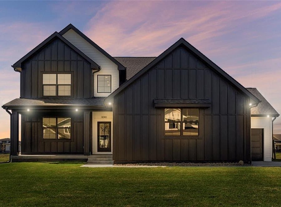 dark exteriors for 2021 home design trends